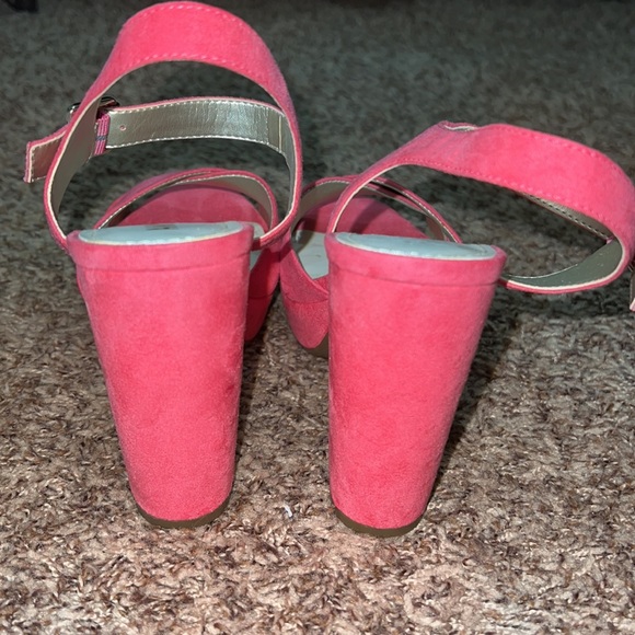 Anne Klein US 7.5 womens pink suede chunky heels. Gently used. - Picture 5 of 16